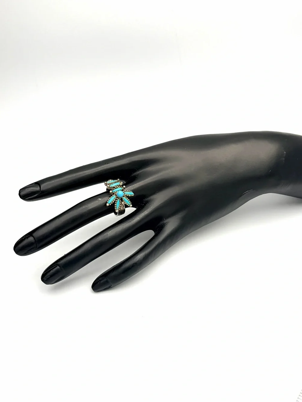 Zuni Petit Point Turquoise Floral Cluster Ring, Silver, Women’s Size 8 Adj.